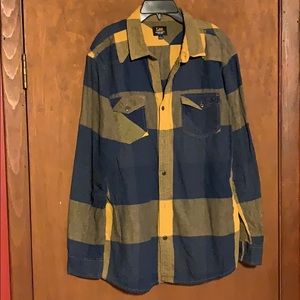 Lee button up